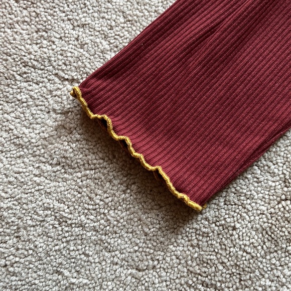 ModCloth Ribbed Three Quarter Sleeve Ruffle Shirt - Picture 3 of 7